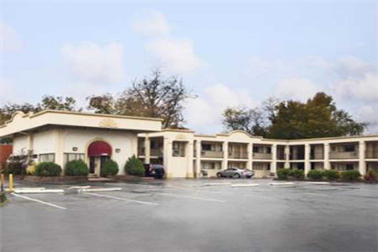 American Eagle Inn เฟย์เอตต์วิลล์ ภายนอก รูปภาพ